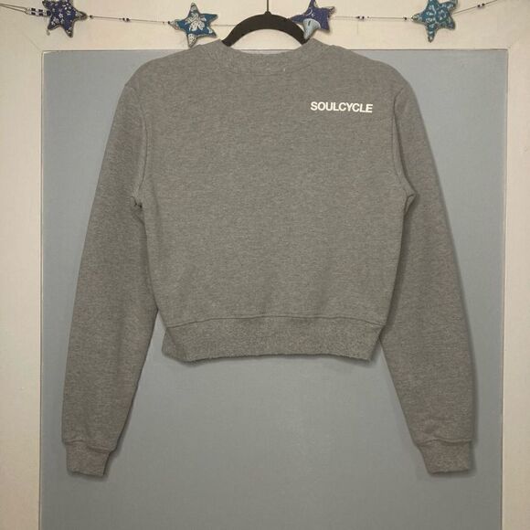 Soulcycle, Gray Long Sleeve Cropped Distressed Sweatshirt Skull Logo Women’s XS - Picture 4 of 12